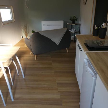 Appartamento charmant studio 35m² au calme proche du circuit Saint-Gervais en-Belin Esterno foto
