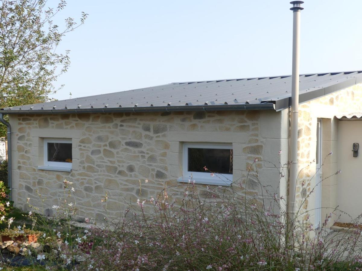 Appartamento charmant studio 35m² au calme proche du circuit Saint-Gervais en-Belin Esterno foto