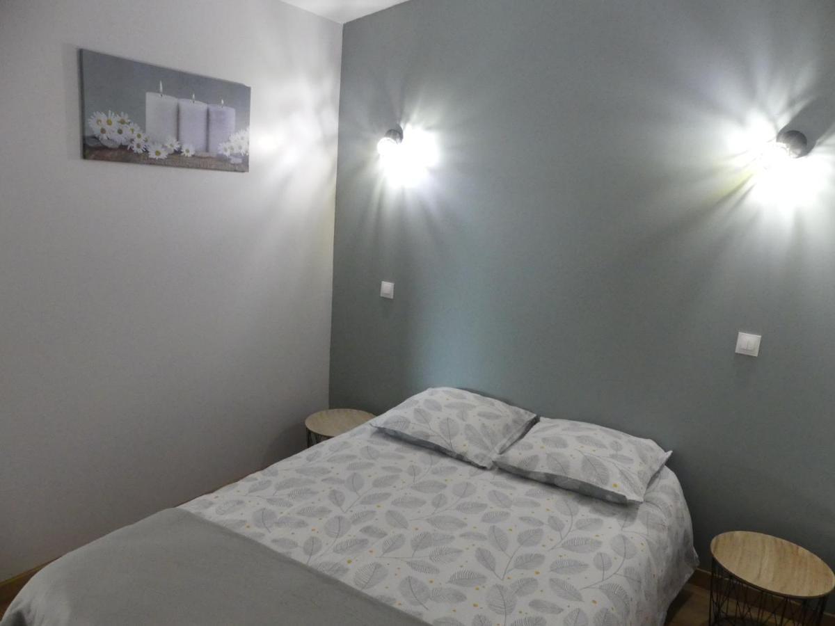 Appartamento charmant studio 35m² au calme proche du circuit Saint-Gervais en-Belin Esterno foto